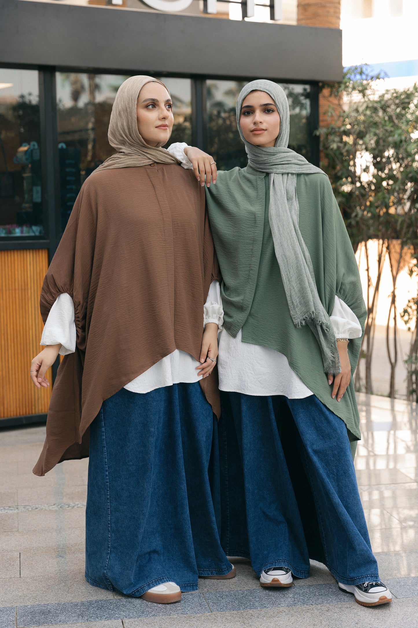 Oversize Semi Shimmery Cape - Brown