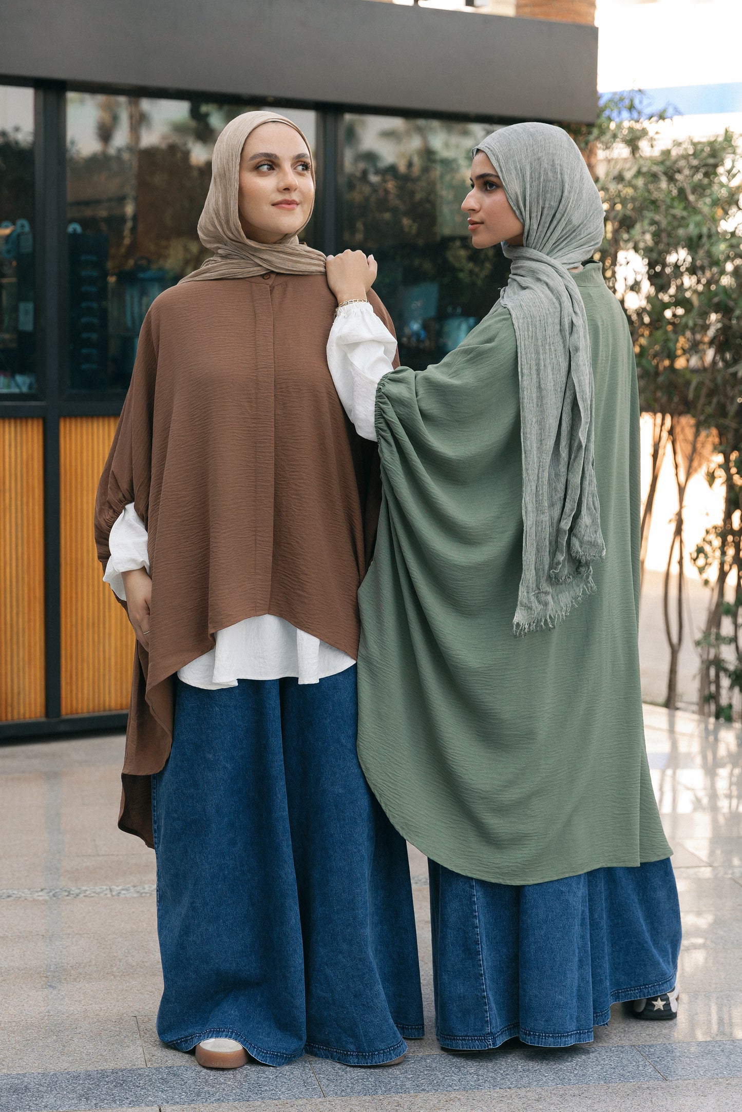 Oversize Semi Shimmery Cape - Olive