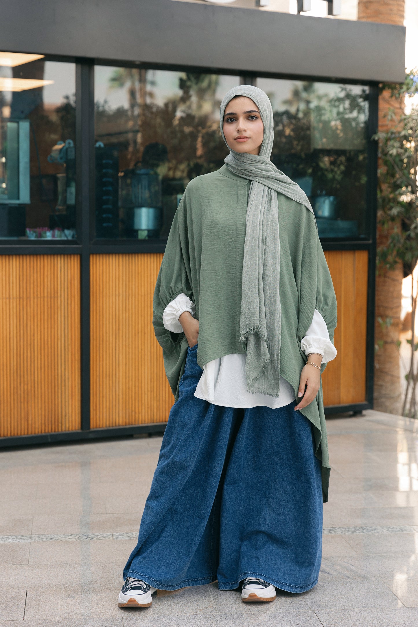 Oversize Semi Shimmery Cape - Olive