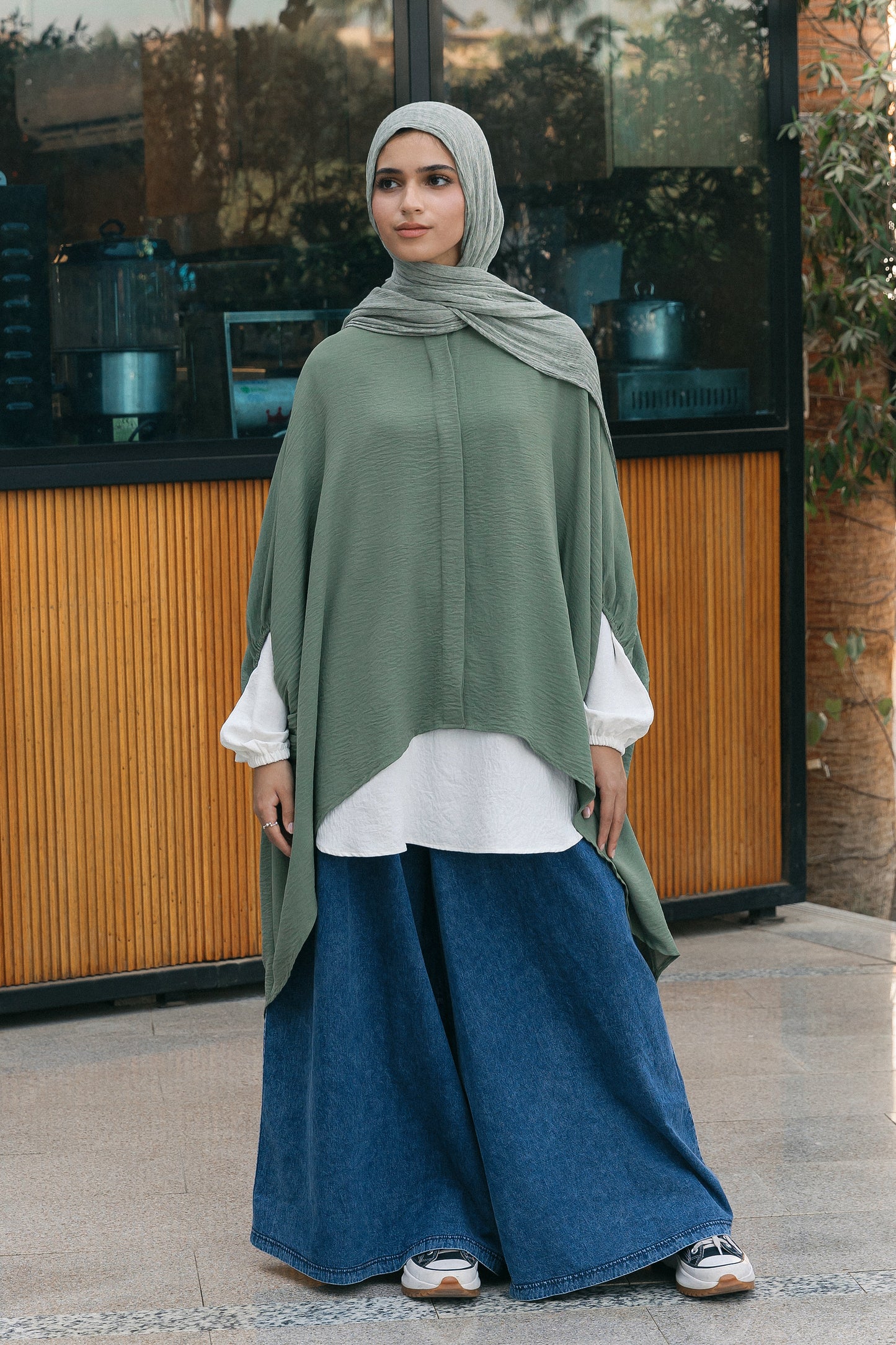 Oversize Semi Shimmery Cape - Olive