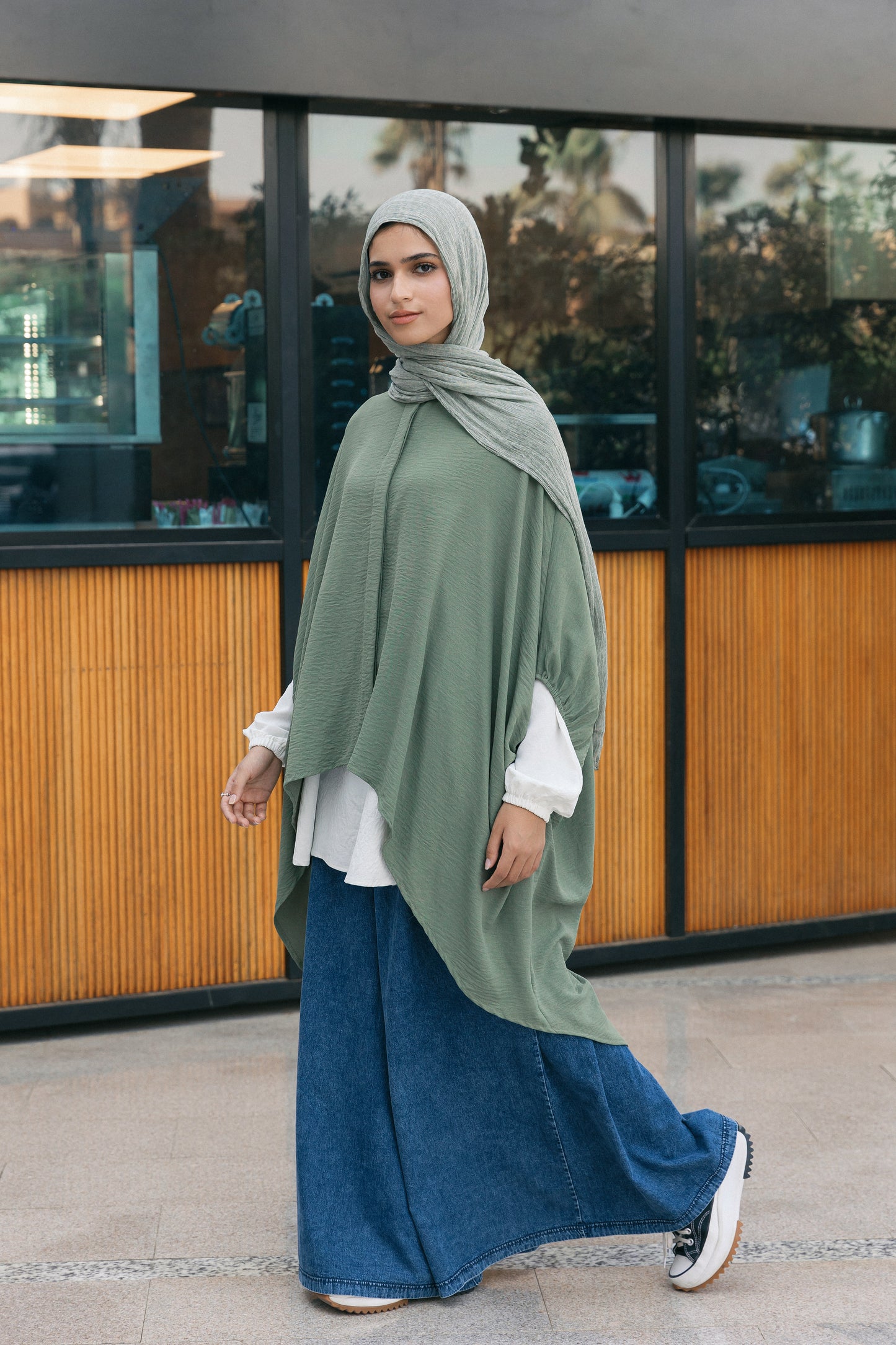 Oversize Semi Shimmery Cape - Olive