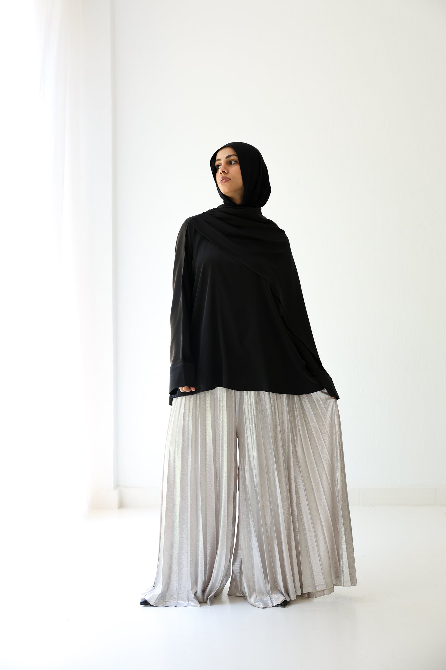 Shimmery Pleated Pants - White silver