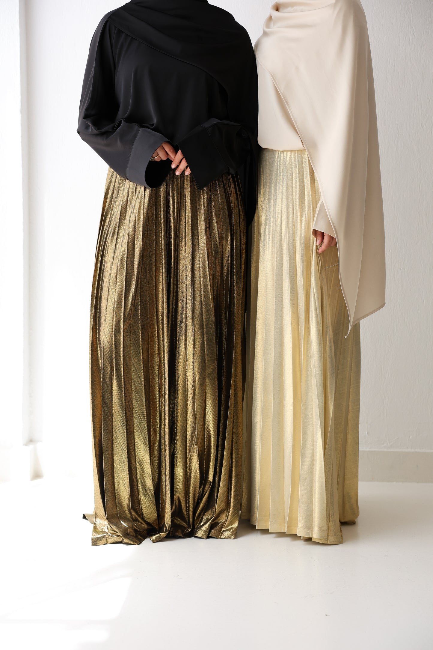 Shimmery Pleated Pants - Gold