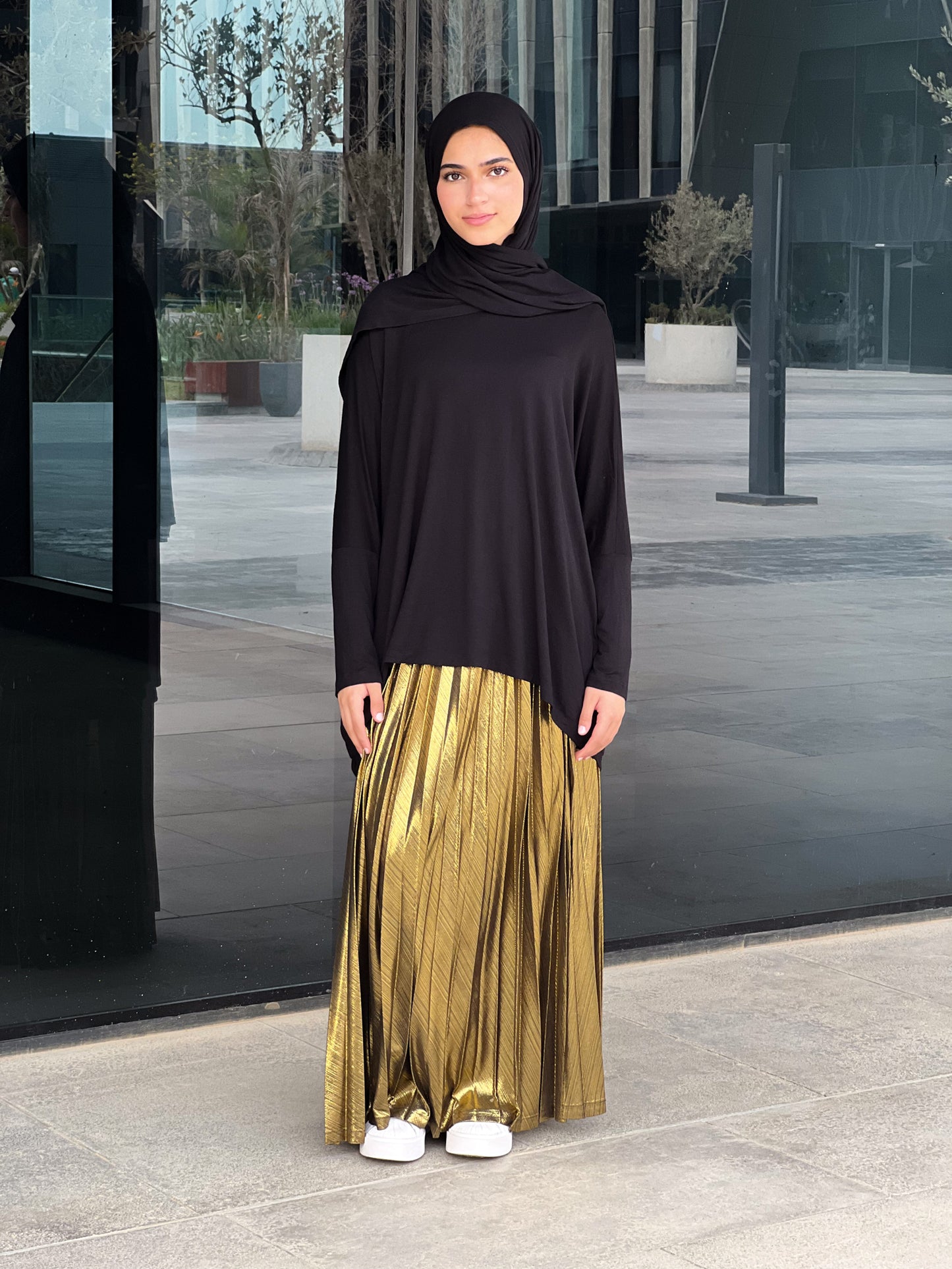 Shimmery Pleats Perfection - Gold