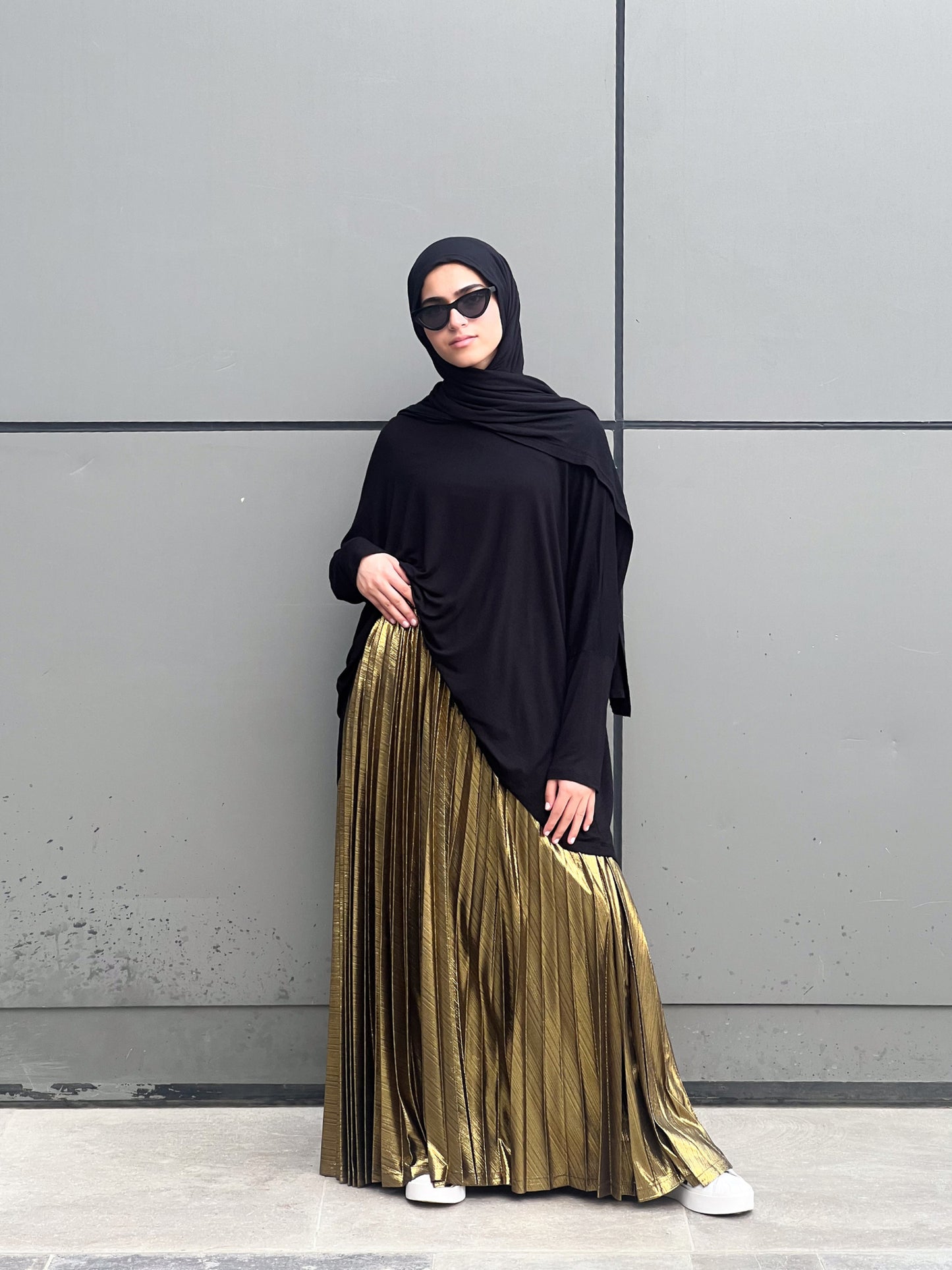 Shimmery Pleats Perfection - Gold