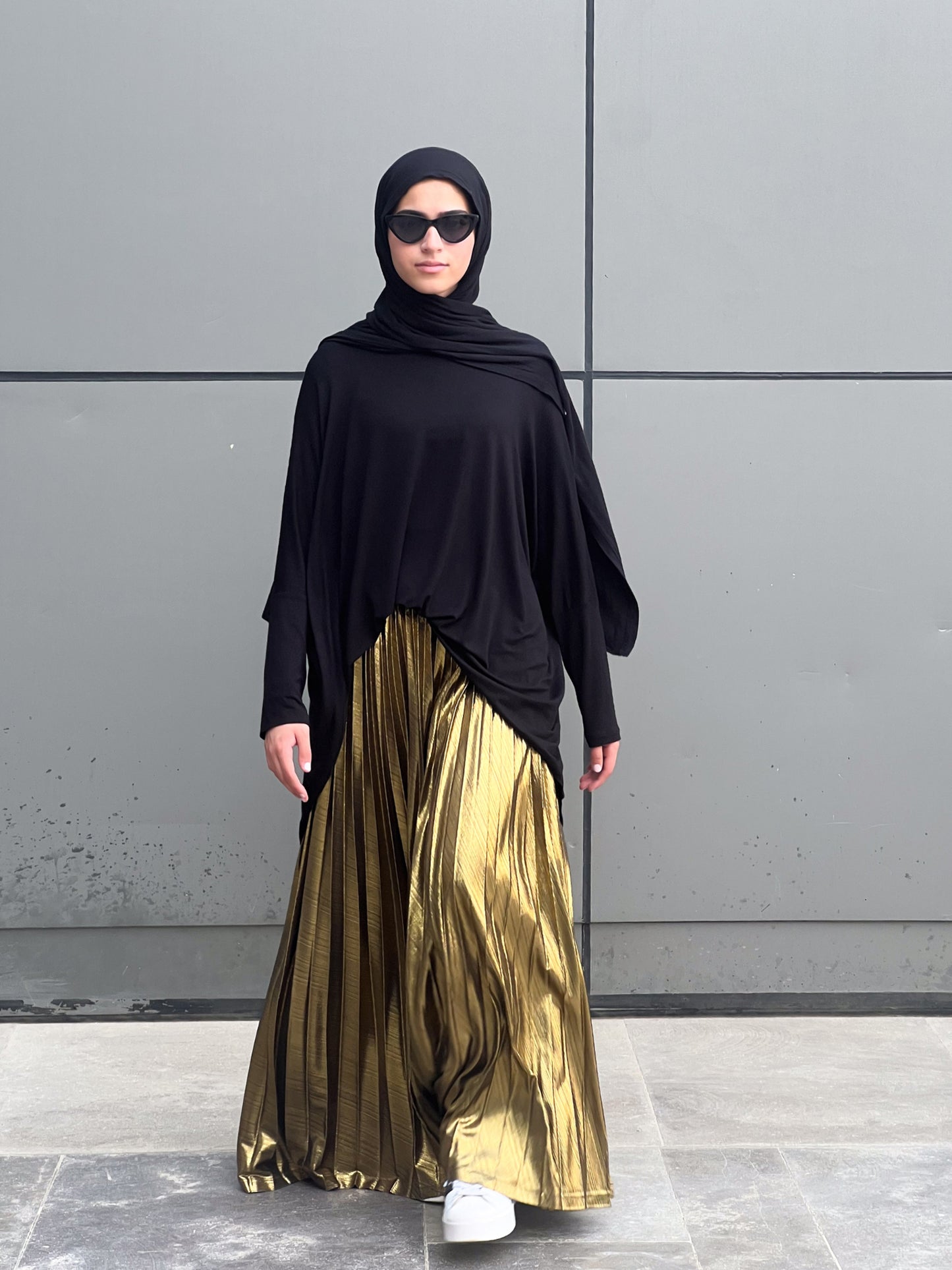 Shimmery Pleats Perfection - Gold