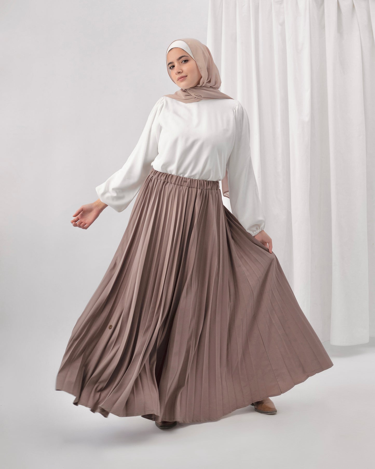 Pleats Perfection - Café
