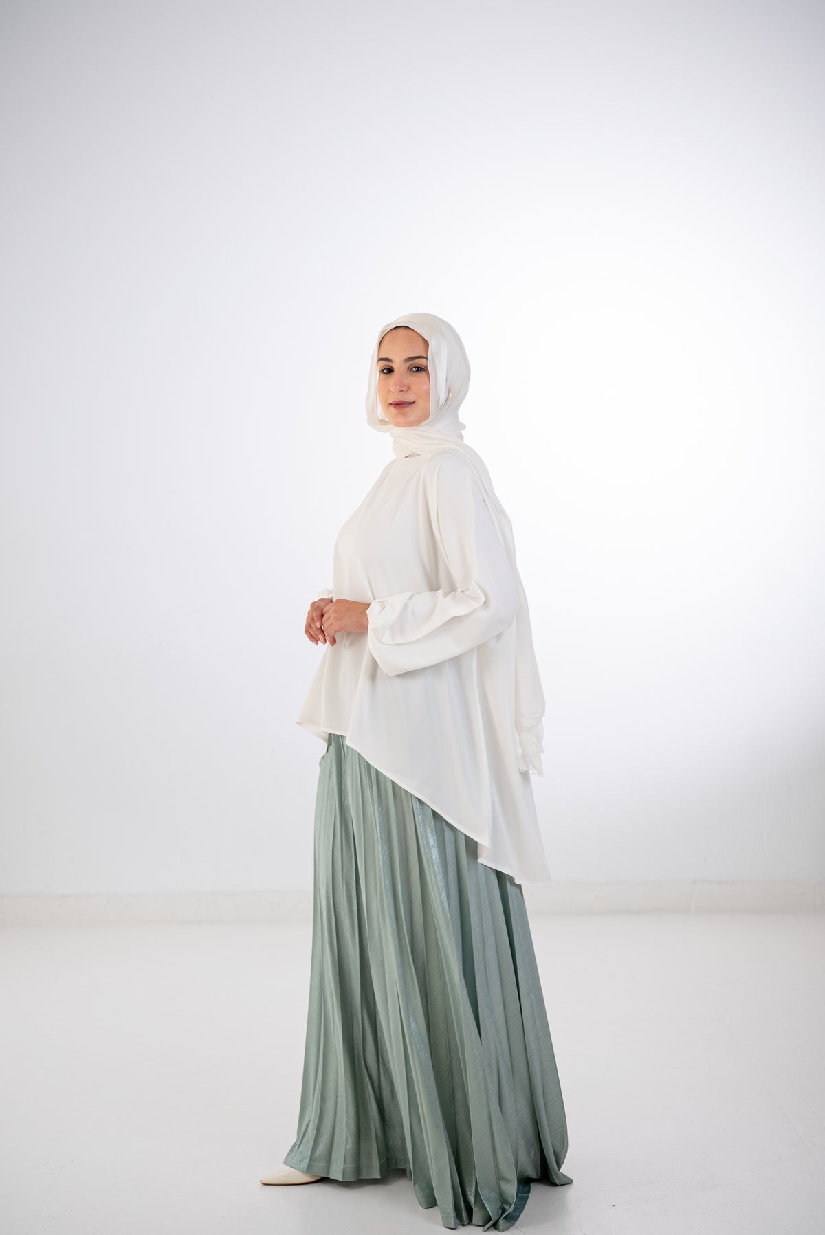 Shimmery Pleated Pants - Sage Green