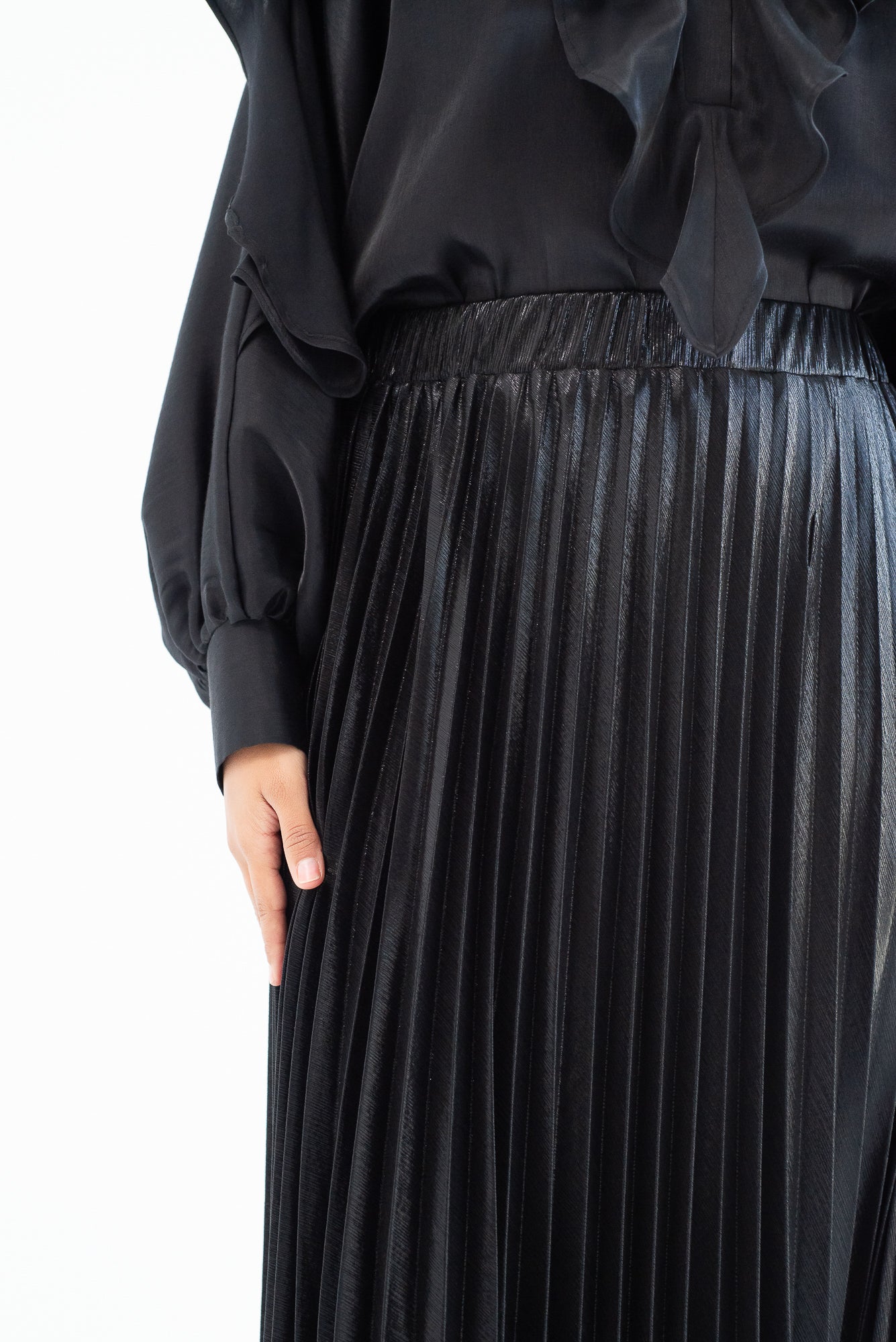 Shimmery Pleats Perfection - black