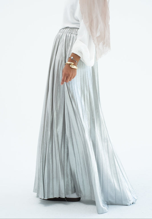 Shimmery Pleats Perfection - White silver