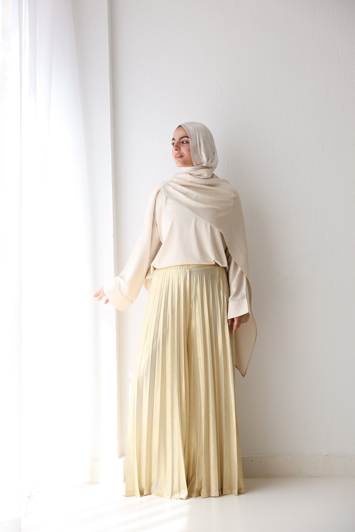 Shimmery Pleated Pants - Light Gold