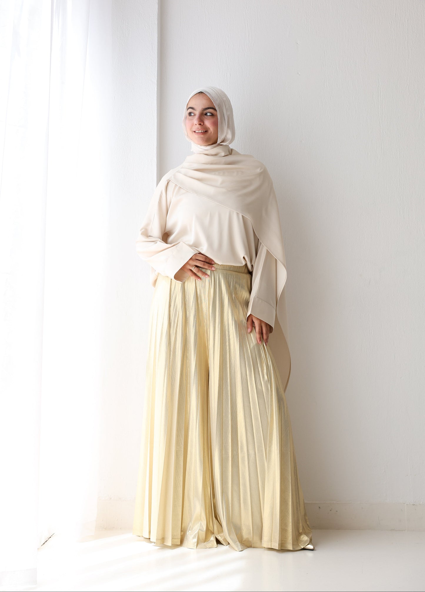 Shimmery Pleated Pants - Light Gold