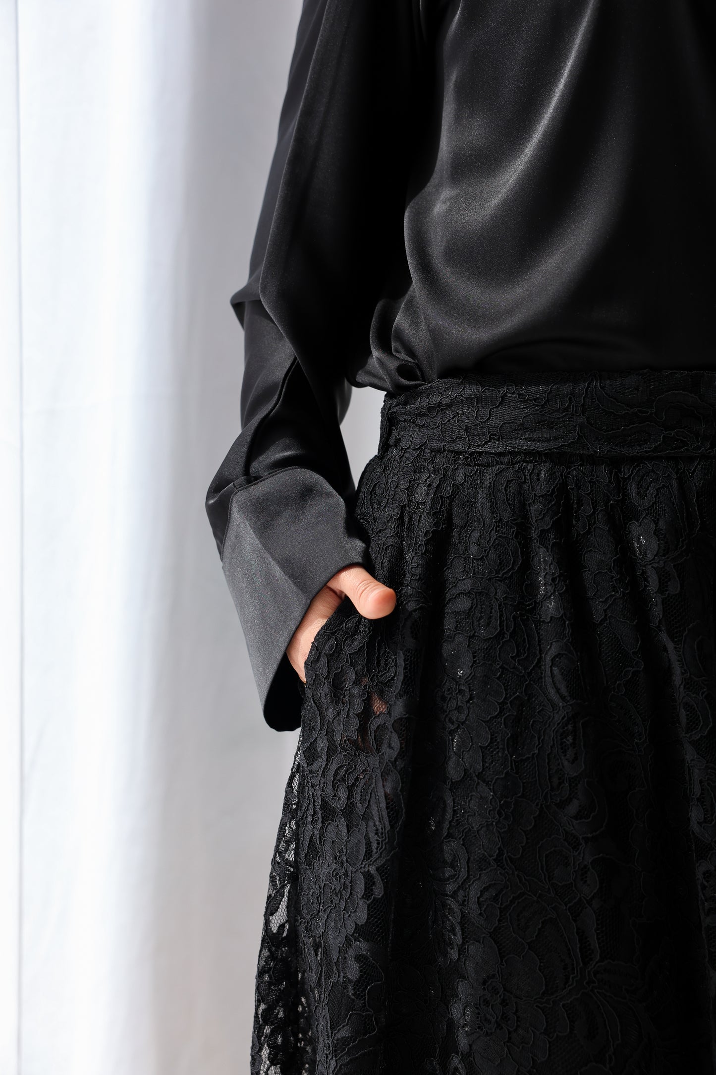 Cloche lace Skirt - Black