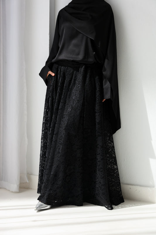 Cloche lace Skirt - Black