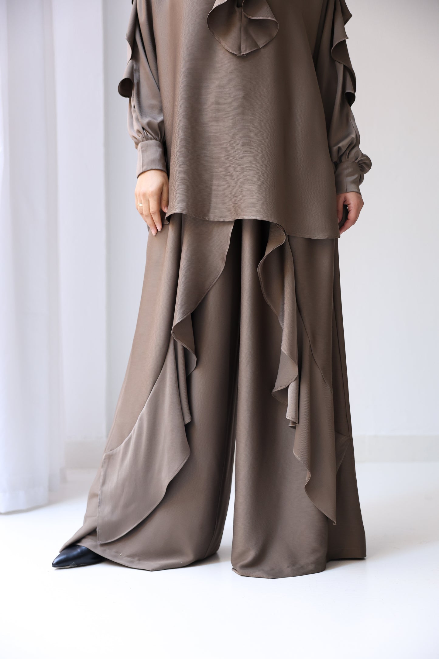 Satin Ruffles Set - Mocha