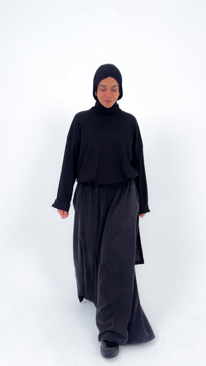 Ribbed Retreat - Black