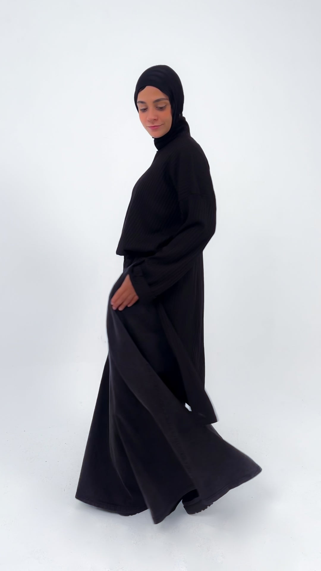 Ribbed Retreat - Black