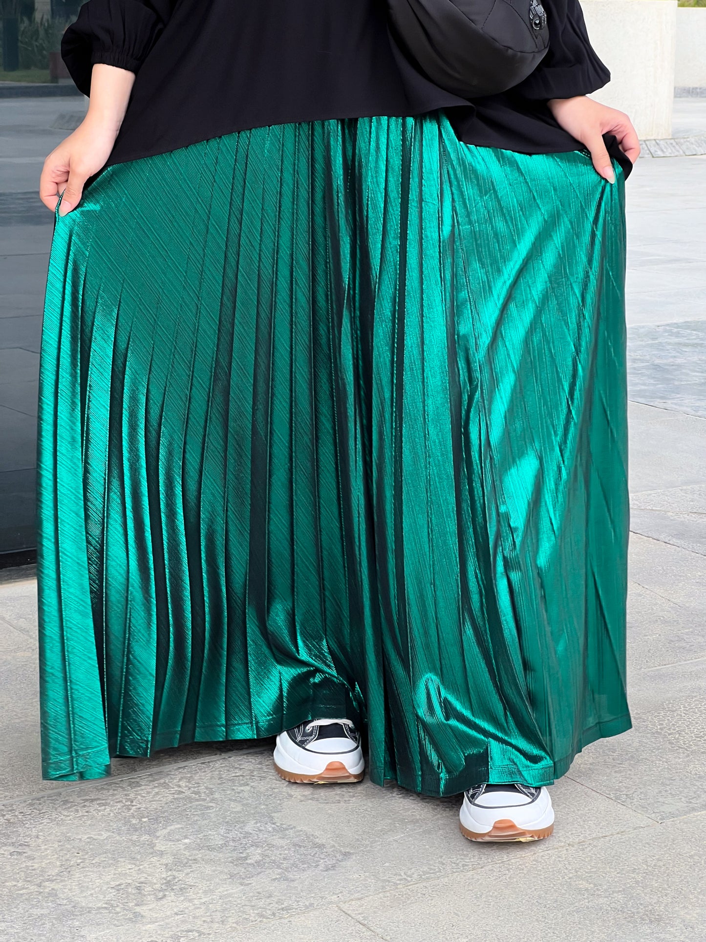 Shimmery Pleats Perfection - Green