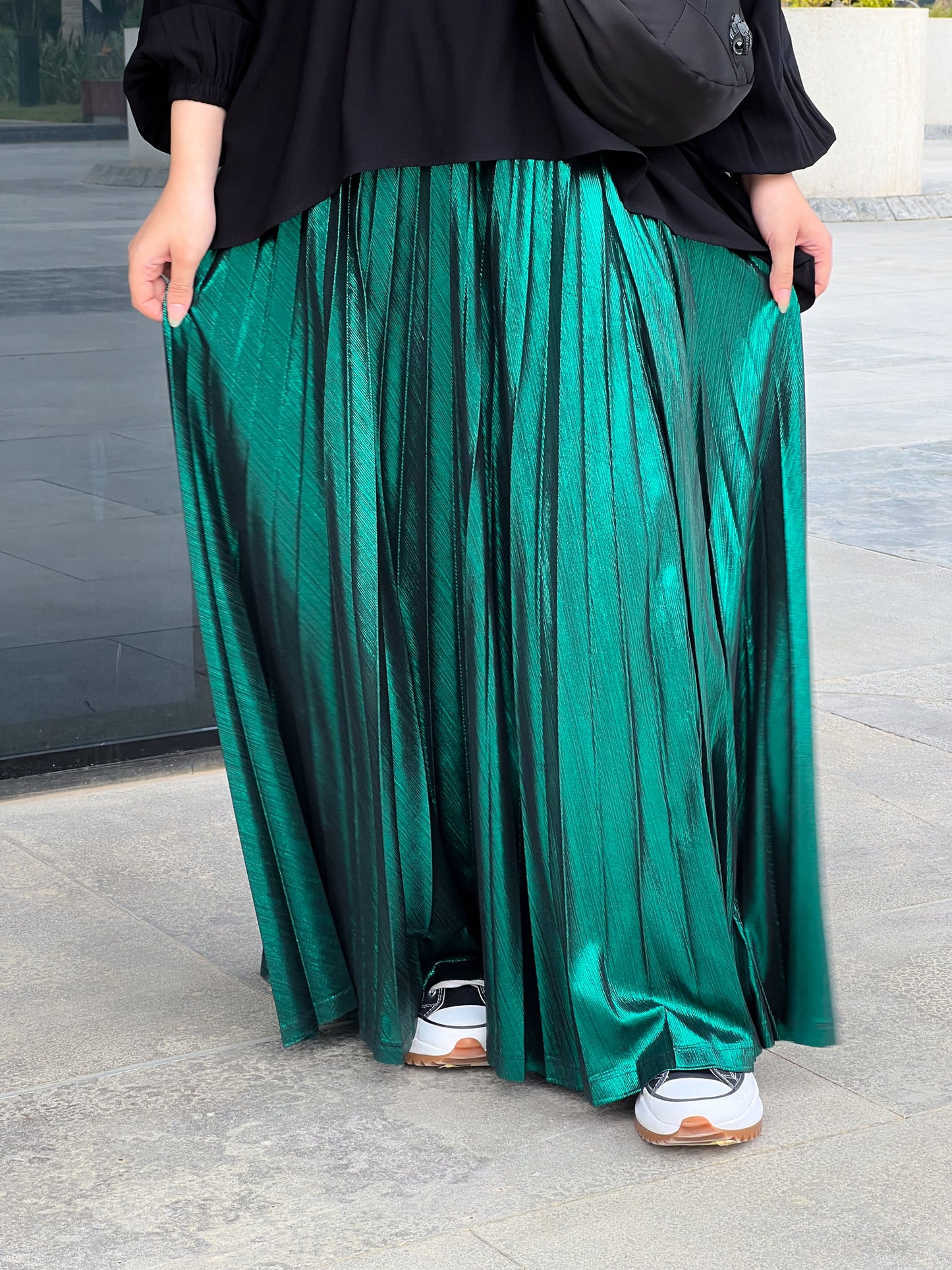 Shimmery Pleats Perfection - Green