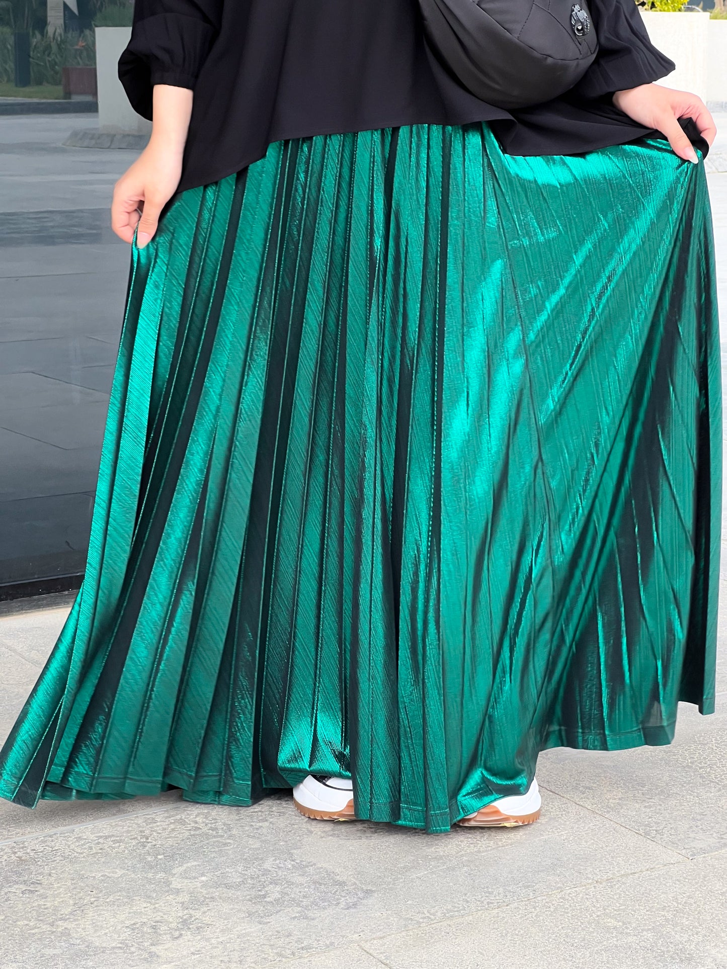 Shimmery Pleats Perfection - Green