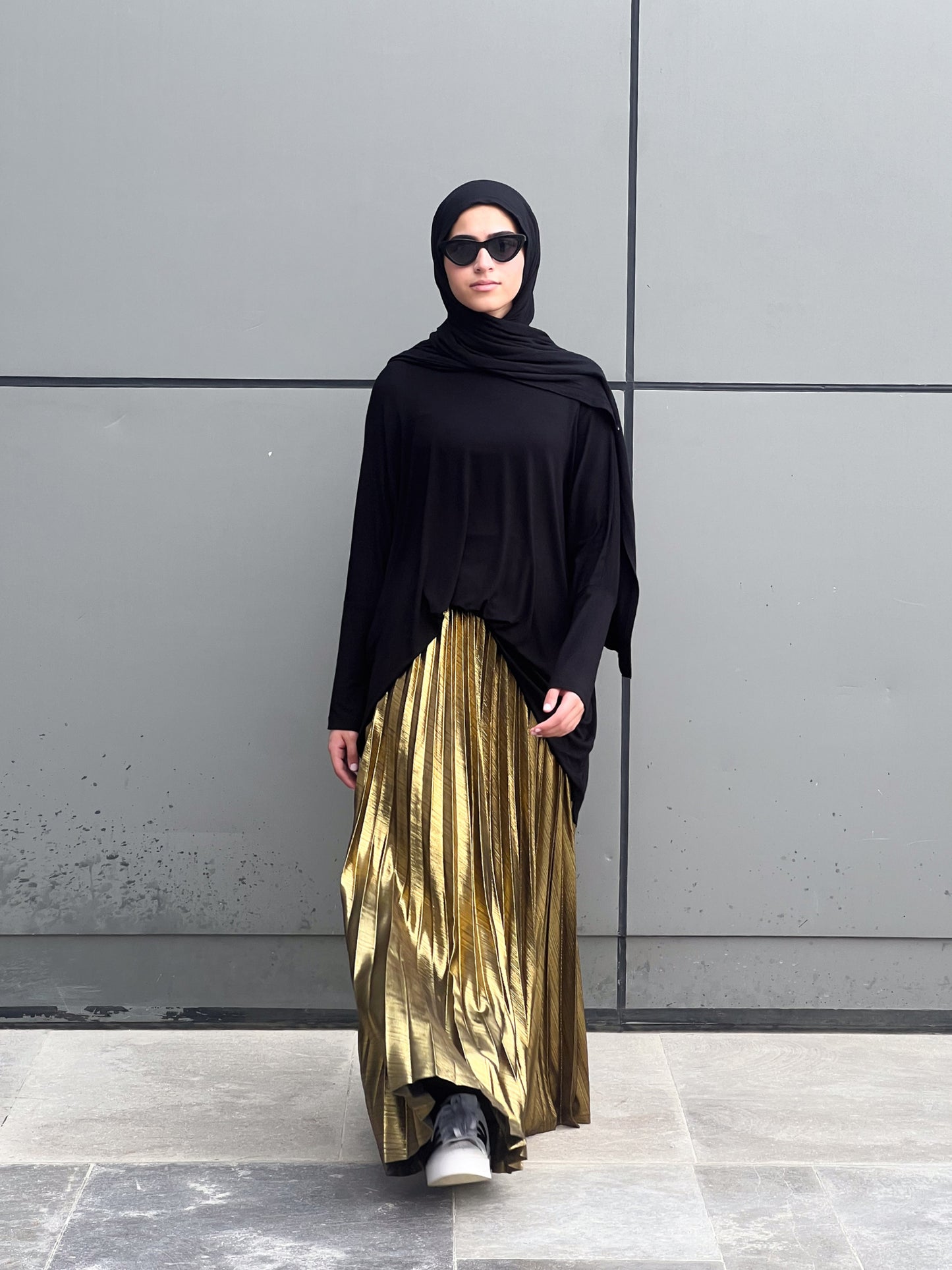 Shimmery Pleats Perfection - Gold