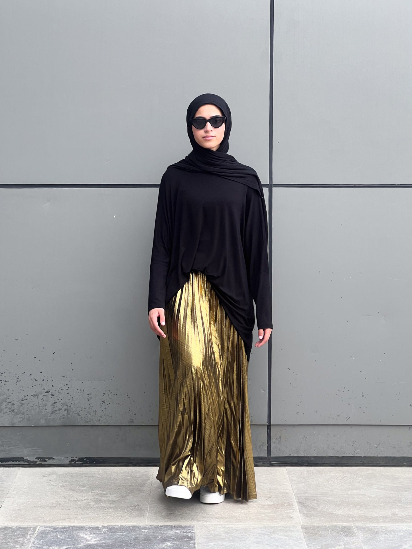Shimmery Pleats Perfection - Gold