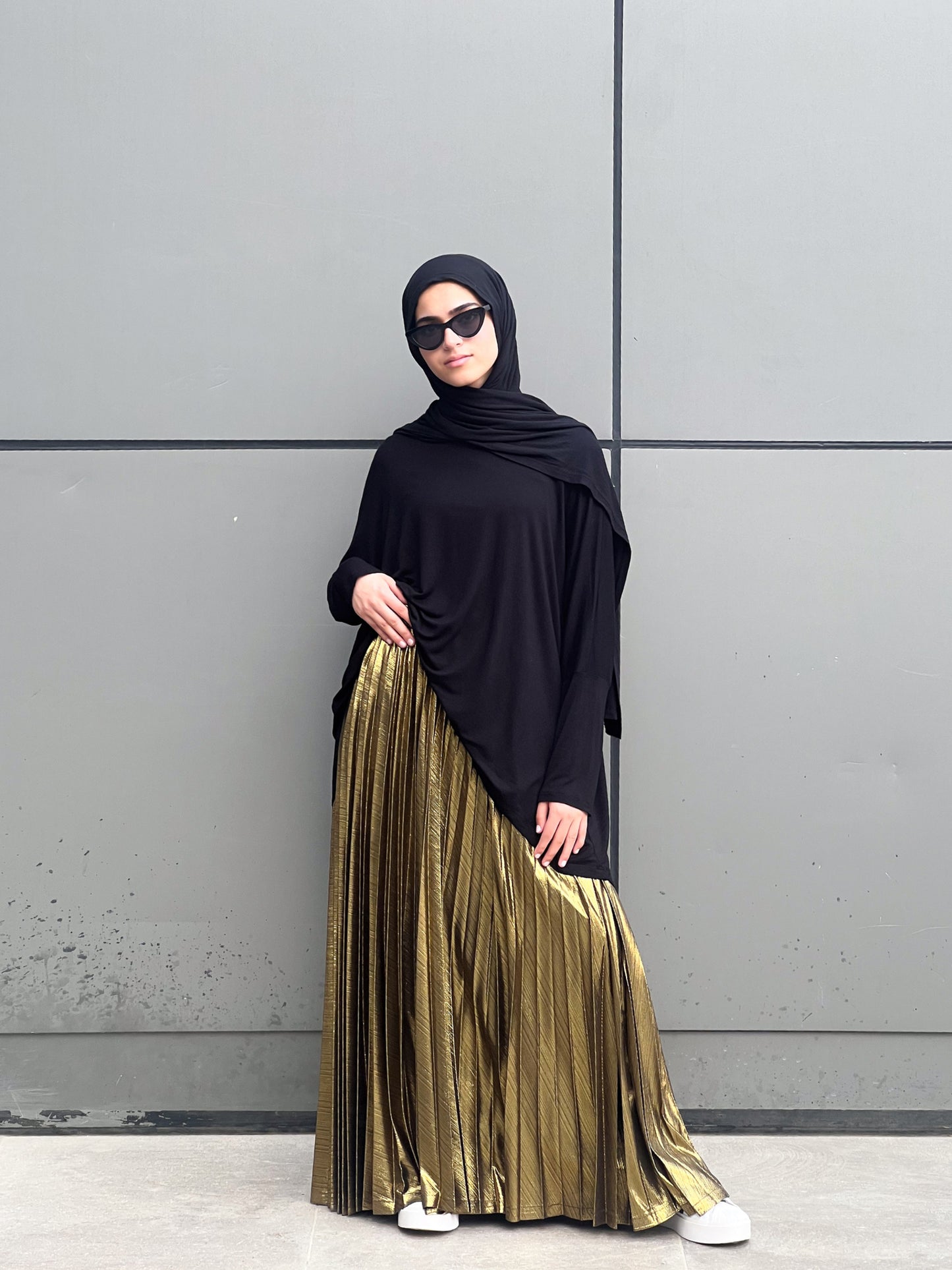 Shimmery Pleats Perfection - Gold