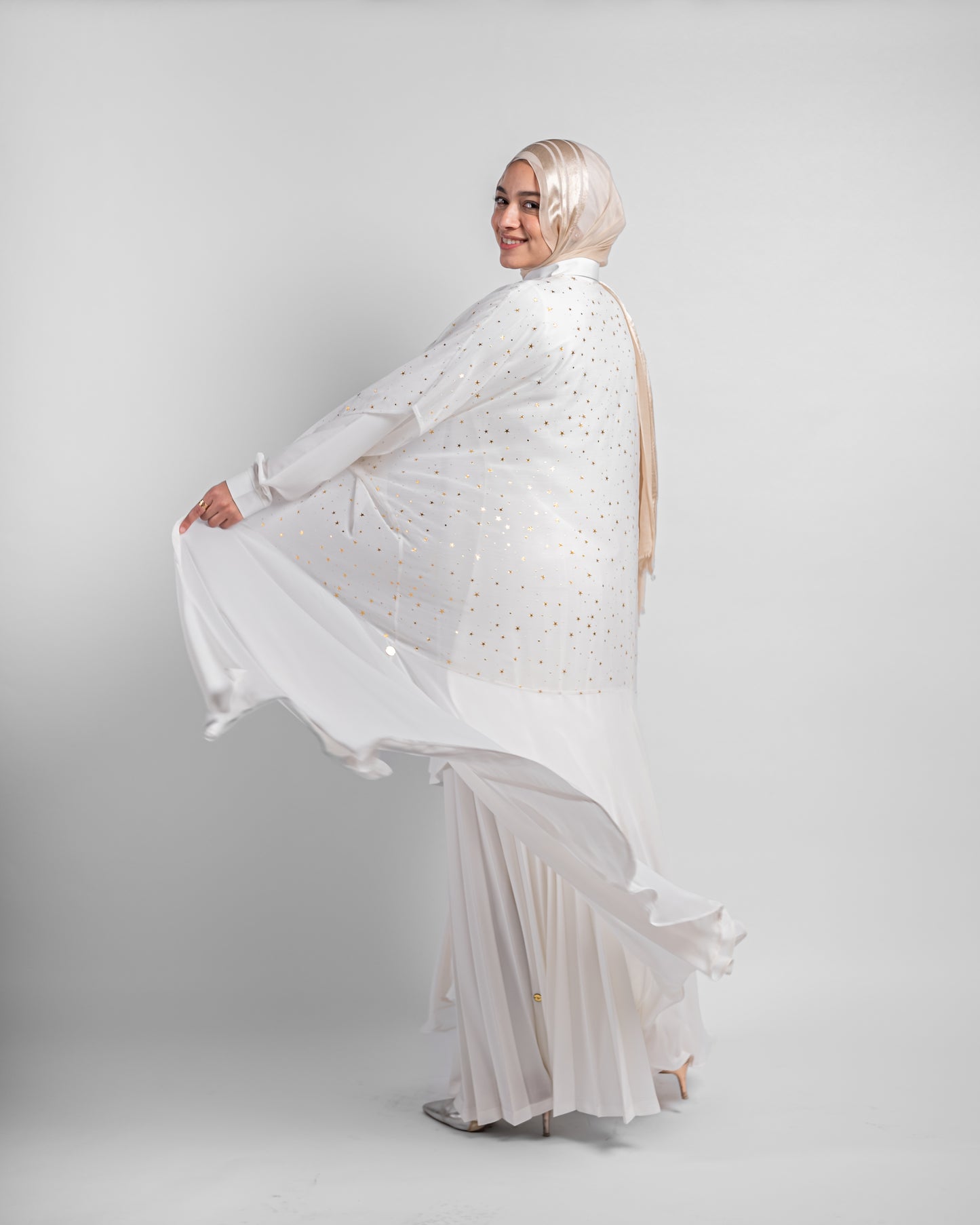 Cloche Cardigan * Stars - White