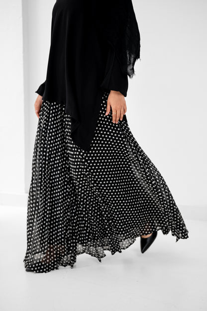 Pleats Perfection - Polka Dots Black
