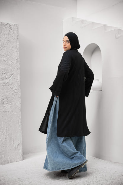 Ribbed Retreat - Black