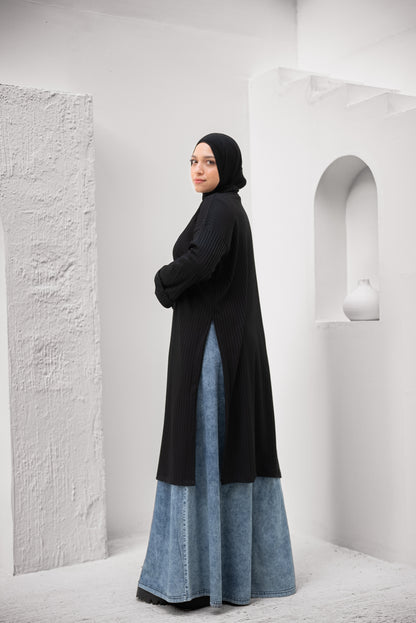 Ribbed Retreat - Black