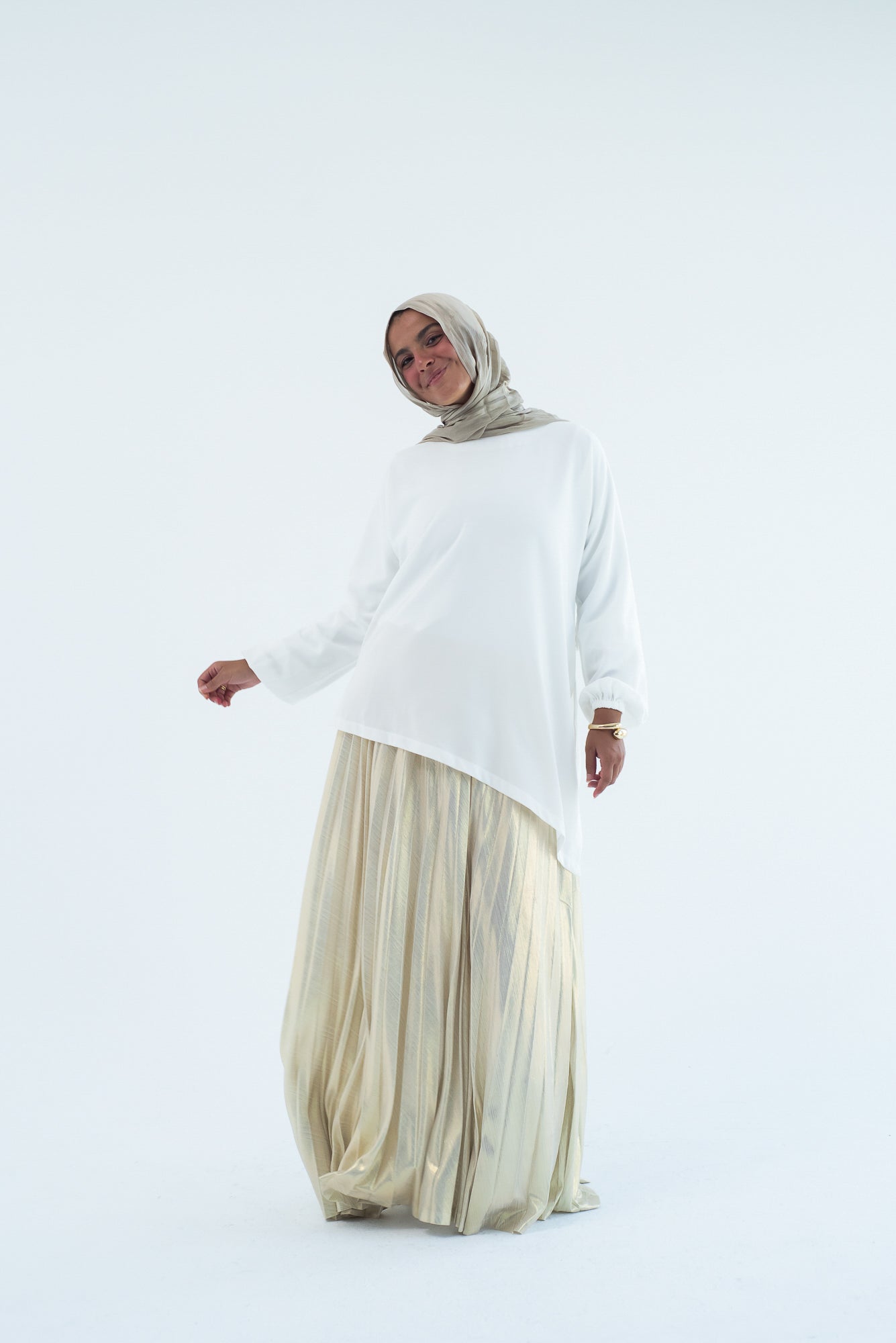 Shimmery Pleats Perfection - Light Gold