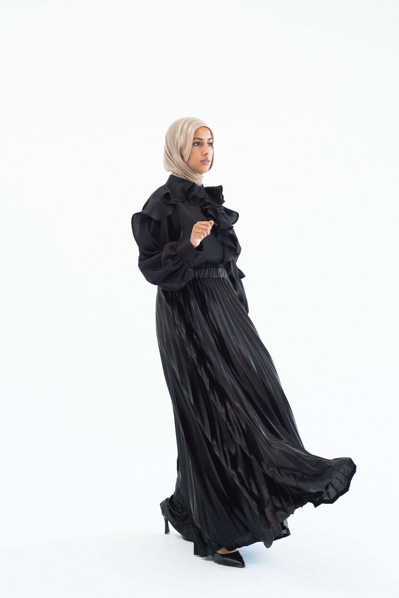 Shimmery Pleats Perfection - black