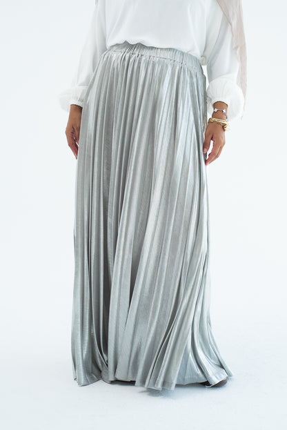 Shimmery Pleats Perfection - White silver