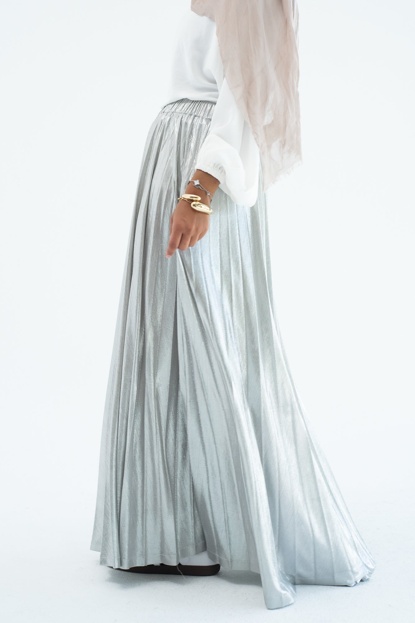 Shimmery Pleats Perfection - White silver
