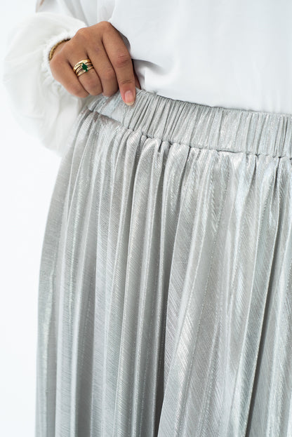 Shimmery Pleats Perfection - White silver